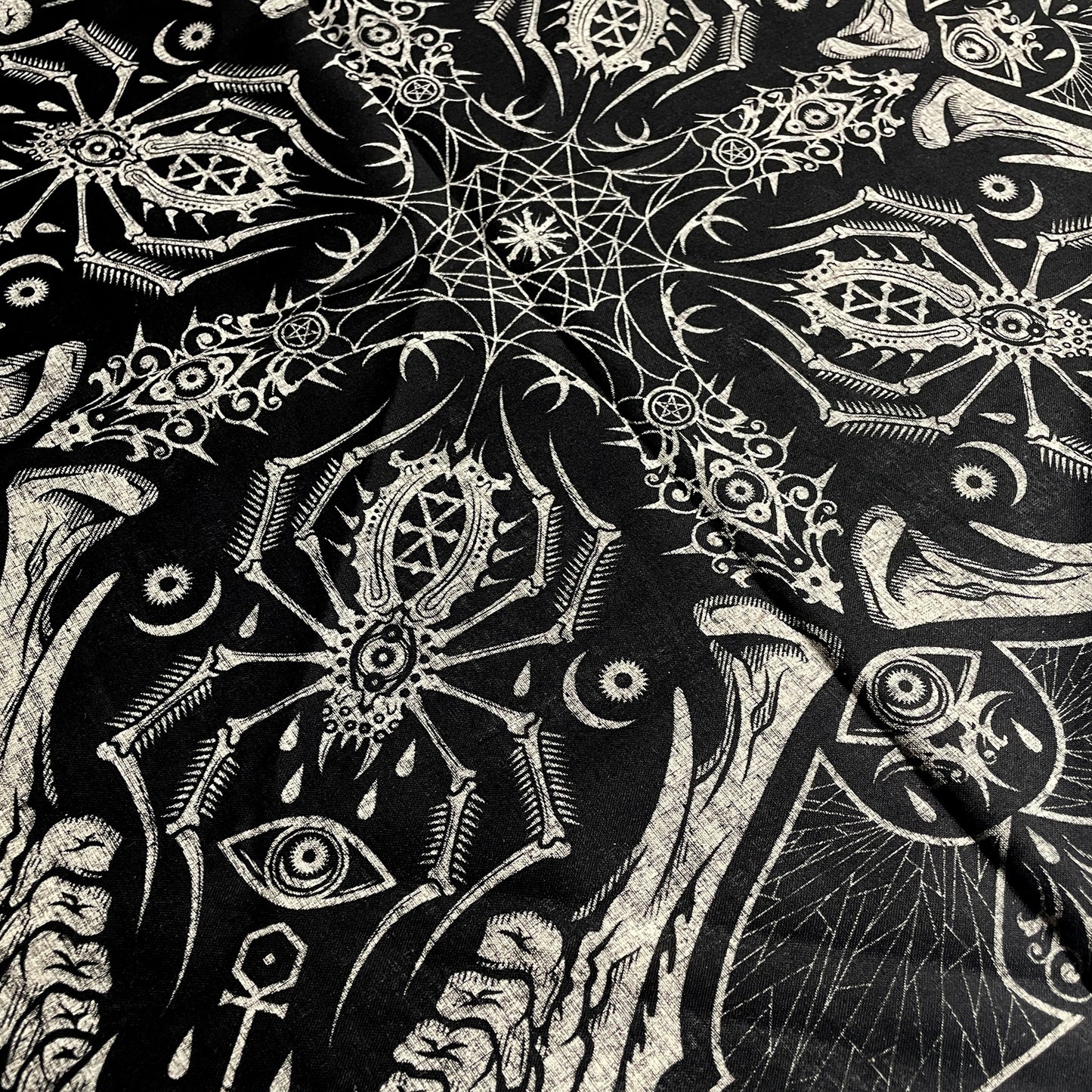 Arachno-Tomb Bandana / Altar Cloth