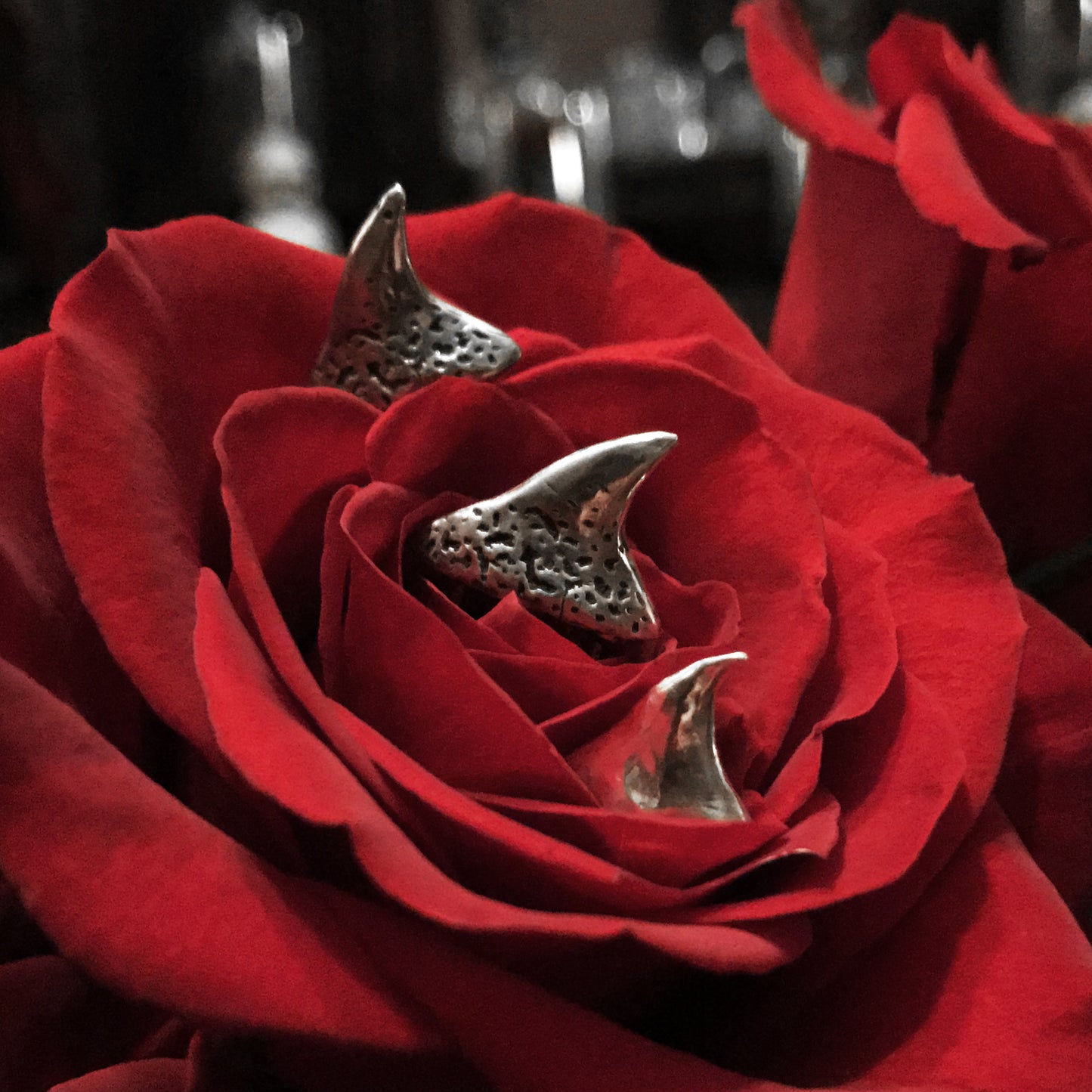 Thorn Pin - LG SILVER