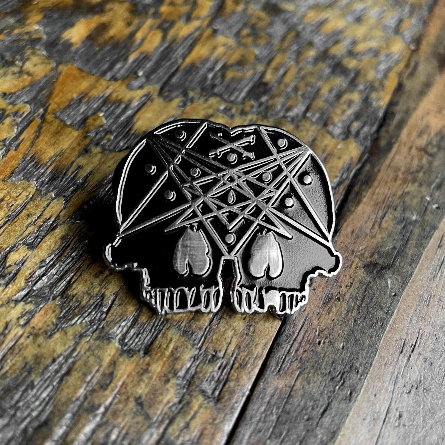 Conjoined Skull Pin