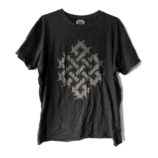 Endless Thorn Knot Shirt