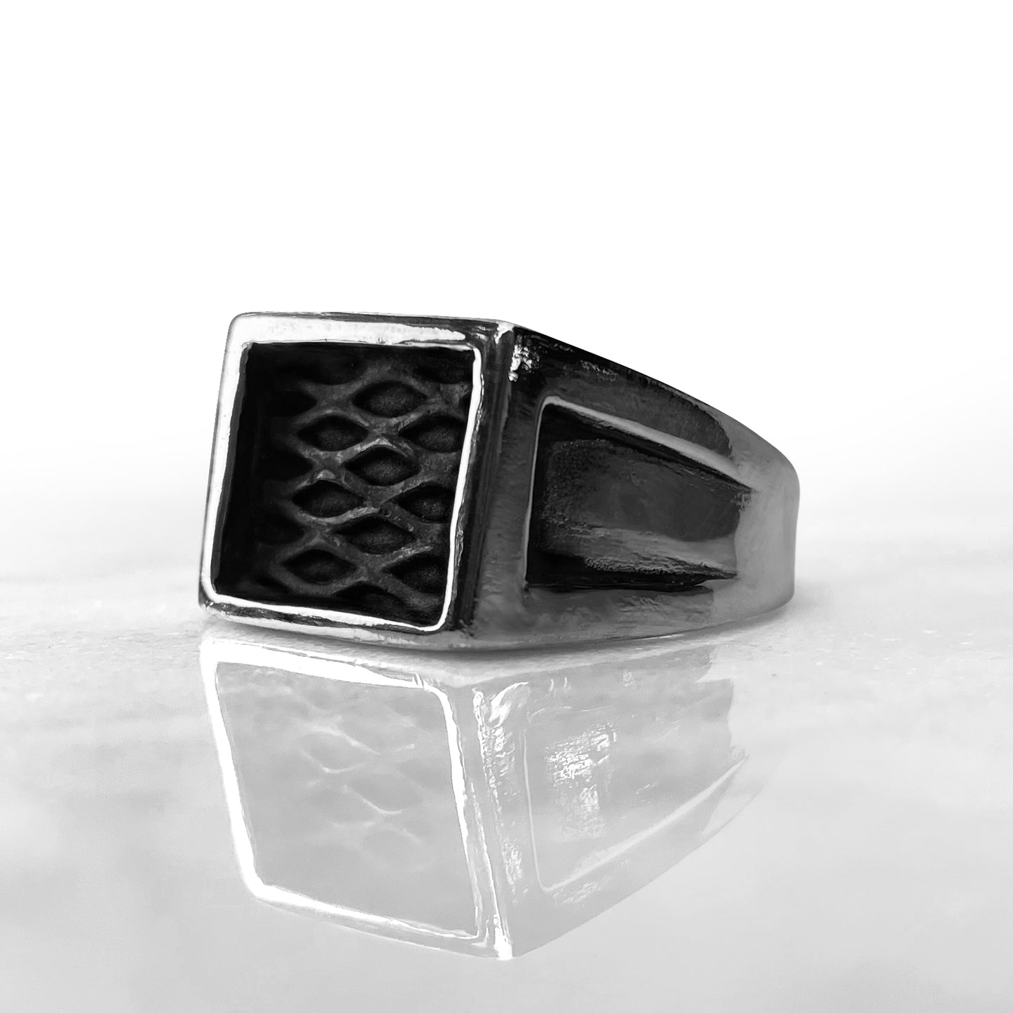 Tenebris Signet Ring