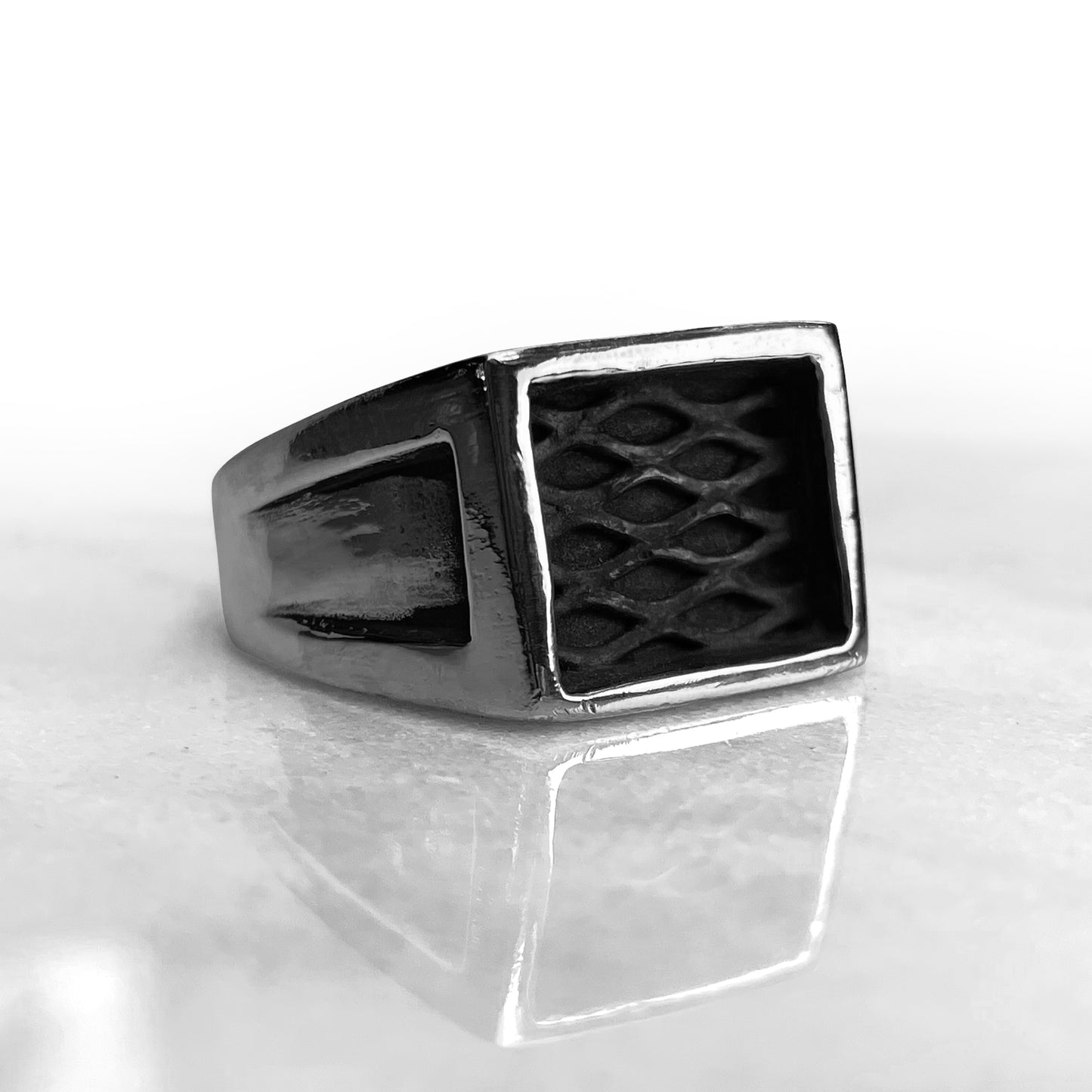 Tenebris Signet Ring