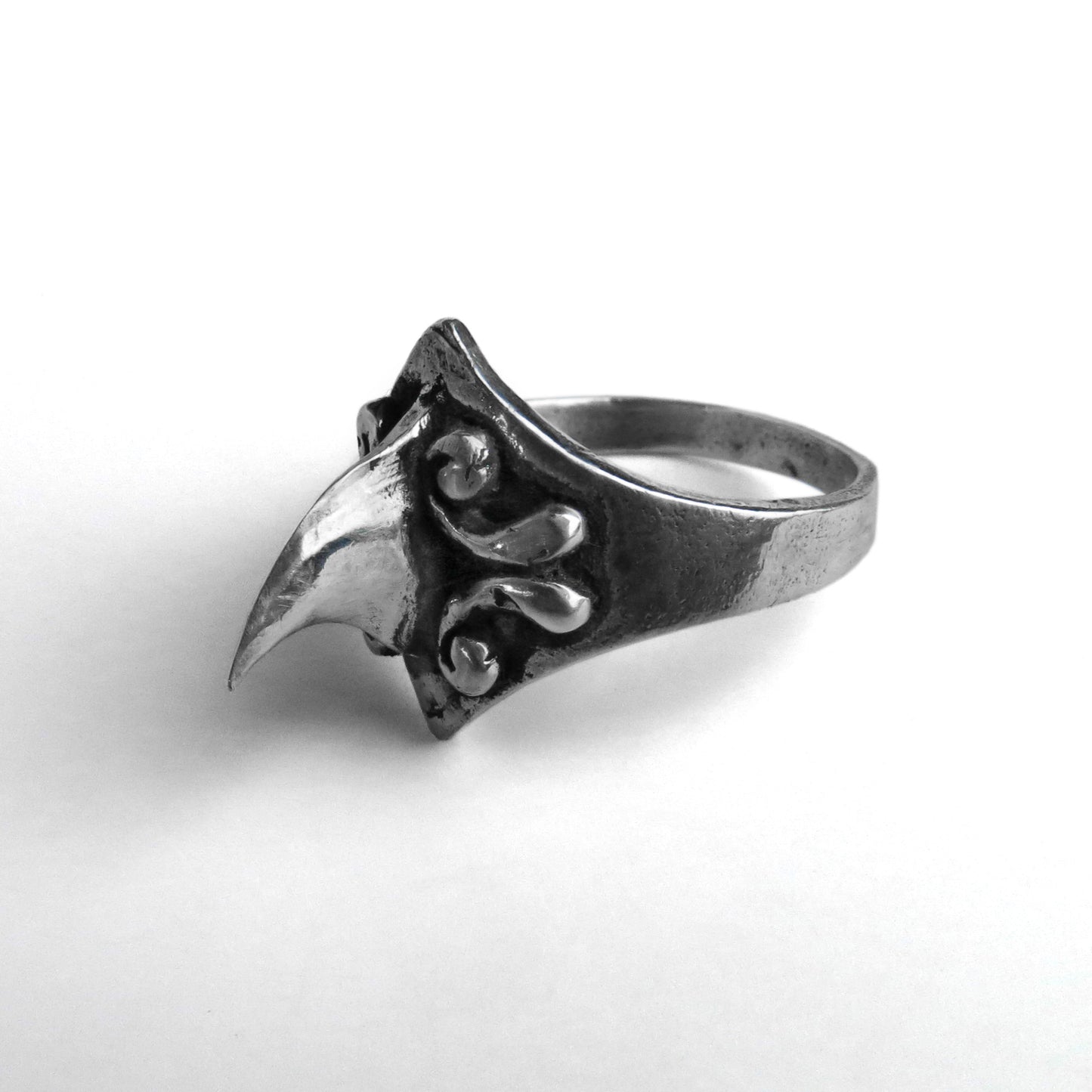 Small Thorn Ring